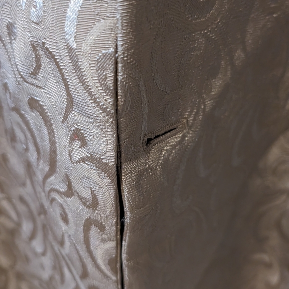 Divinity Clergy Robe - Picture 3 of 10